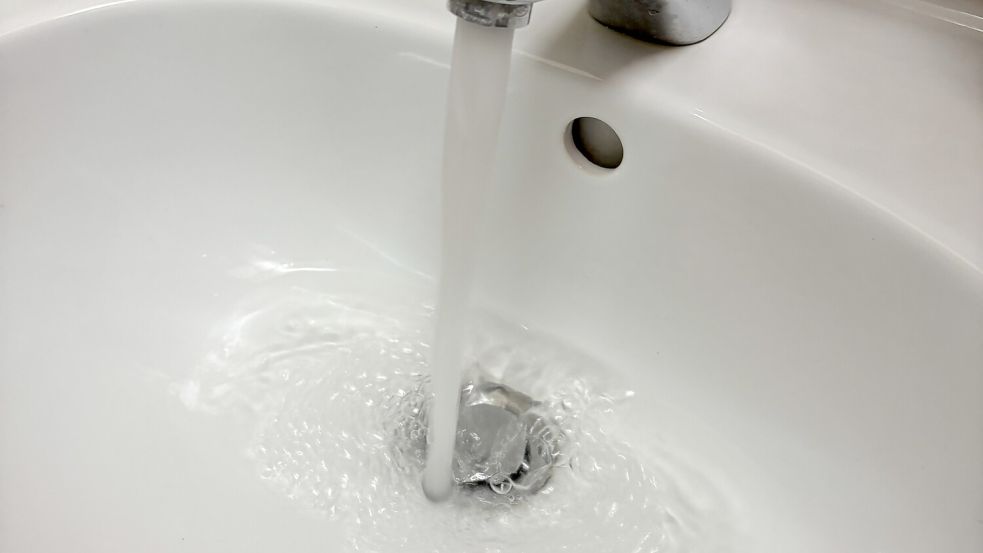 Ein Zwei-Personen-Haushalt im Saterland soll 2024 rund 515.000 Liter Trinkwasser verbraucht haben. Kein Einzelfall, wie Leser berichten. Symbolfoto: Horst Kruse