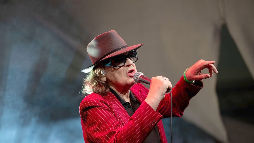 Panikrocker Udo Lindenberg bereitet der Umgang mit den aktuellen Kriegen und Krisen schlaflose Nächte. (Archivbild) Foto: Fabian Strauch/dpa