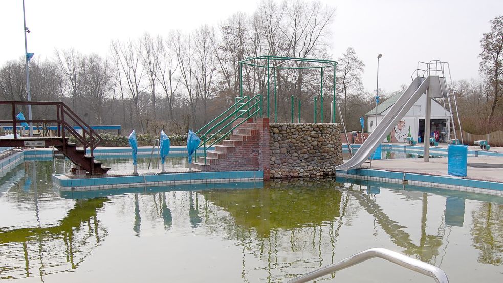 Das marode Schwimmbad wurde geschlossen und abgerissen.