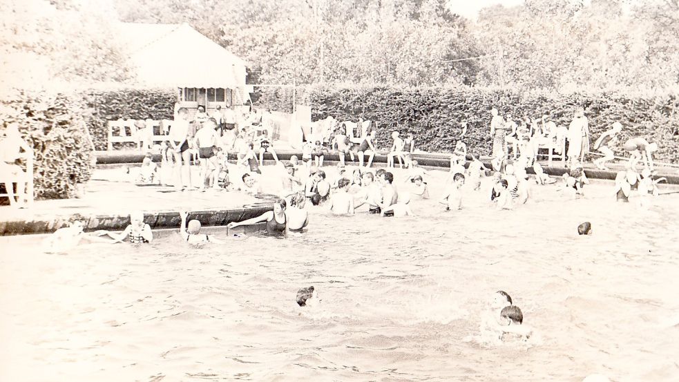 Das Freibad war im Sommer – das Bild stammt aus dem Jahr 1966 – bei warmen Temperaturen gut besucht. Fotos: Archiv
