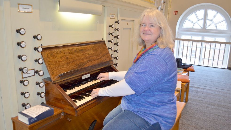 Kirchenkreiskantorin Heike Kieckhöfel lädt ein zur Orgel-Fahradtour in Rhauderfehn. Archivfoto: Astrid Fertig