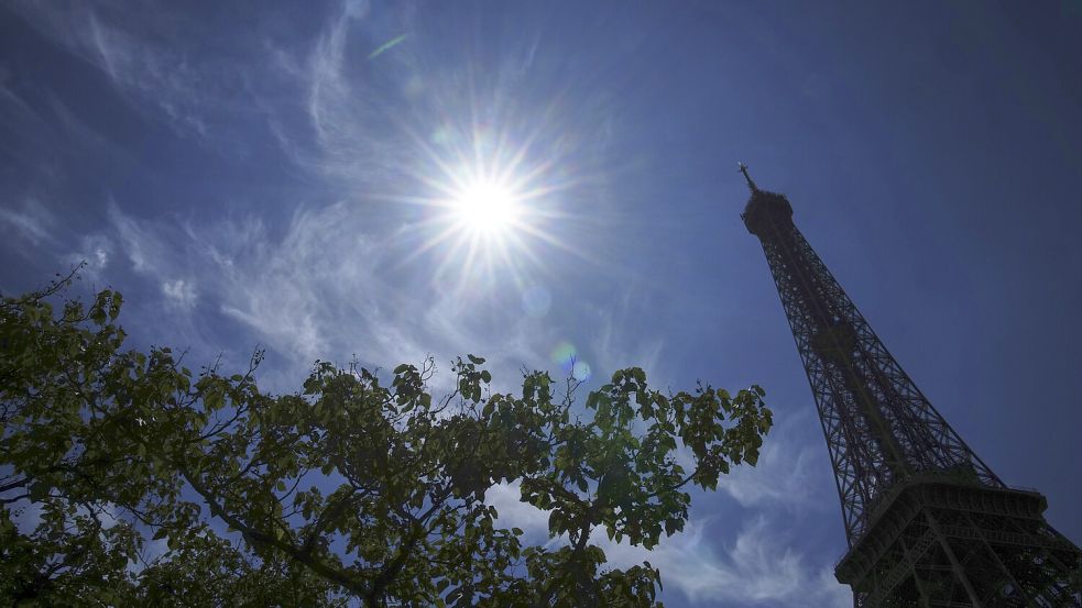 Die Hitze in Frankreich und Paris führt zu teils unaushaltbaren Arbeitsbedingungen und Gesundheitsgefahren. Foto: dpa/Christophe Ena