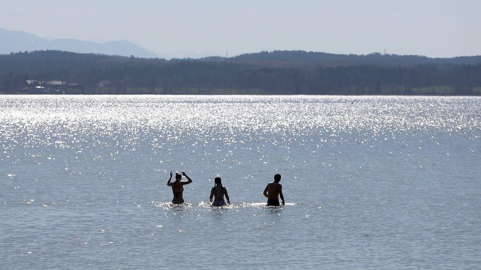 Am Starnberger See lebt sich’s ausgesprochen angenehm - und die arbeitende Bevölkerung ist gesünder als andernorts. (Symbolbild) Foto: Karl-Josef Hildenbrand/dpa