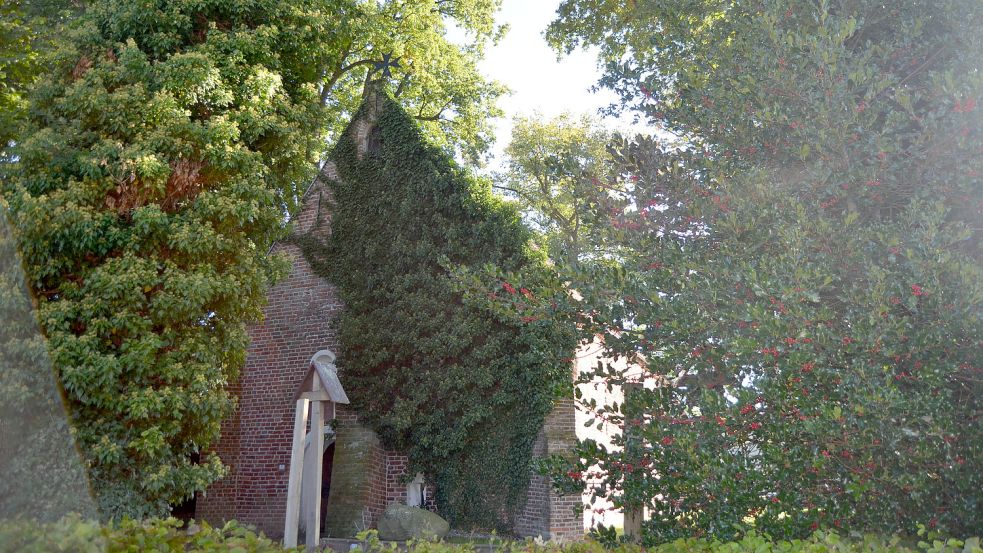 Rund 750 Jahre besteht die Kapelle in Bokelesch. Sie wurde in der ersten Hälfte des 14. Jahrhunderts errichtet. Bis 1588, als die Johanniterkommende aufgelöst wurde, diente sie den Laienbrüdern und -schwestern als Gebetshaus.