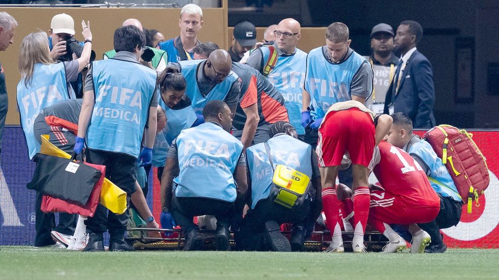 Fußball-Nationalspieler Jamal Musiala musste minutenlang behandelt werden. Foto: Sven Hoppe/dpa