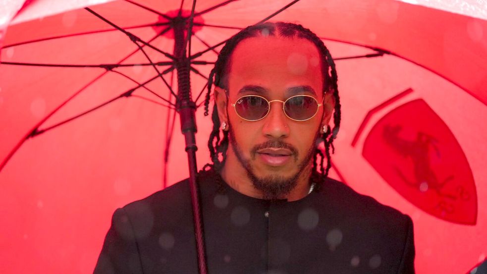 Lewis Hamilton freute sich über britisches Sommerwetter. Foto: Bradley Collyer/PA Wire/dpa