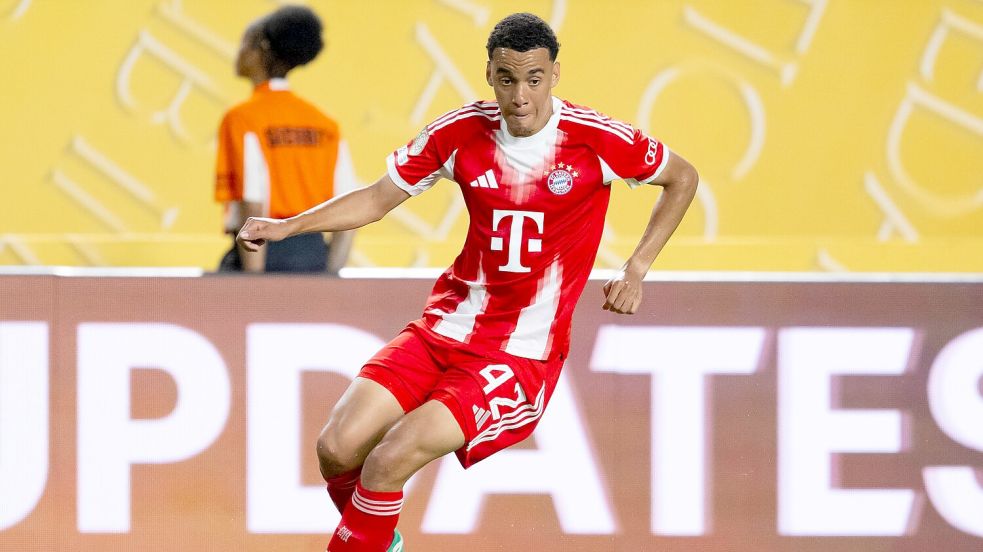 Es wird lange dauern, bis Jamal Musiala wieder den geliebten Ball am Fuß haben wird. Foto: Sven Hoppe/dpa