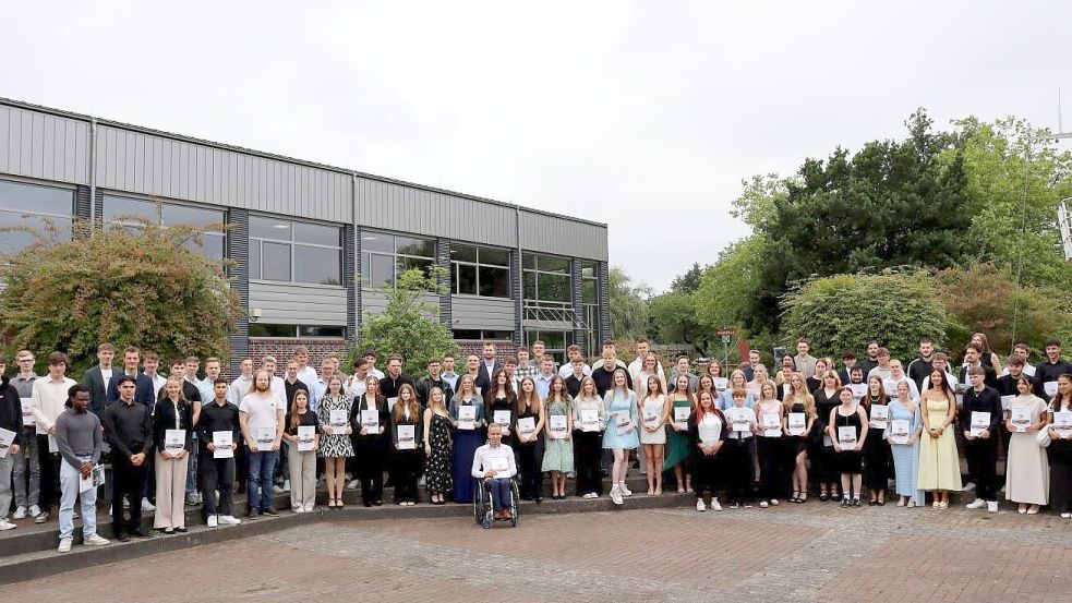 Die Abschlussschüler 2025 der BBS Technik und Wirtschaft. Foto: BBS Papenburg