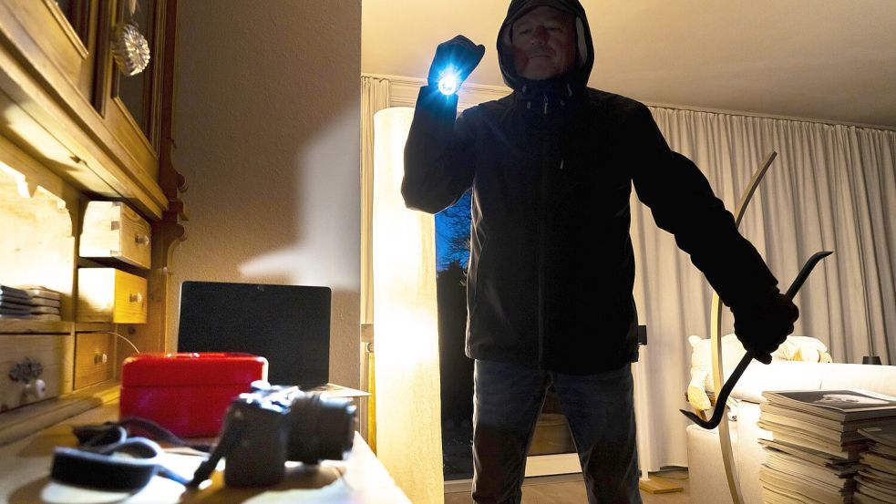 In einem Bremer Seniorenheim sind zwei Bewohnerinnen von einem Einbrecher verletzt worden. An mehreren aufeinanderfolgenden Tagen war in die Einrichtung in Gröpelingen eingebrochen worden. Foto: imago images/Jochen Tack