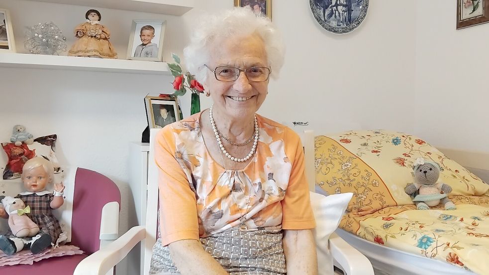 Gisela Ladewig lebt in der Seniorenresidenz am Schwalbenweg in Flachsmeer. Foto: Clarissa Scherzer
