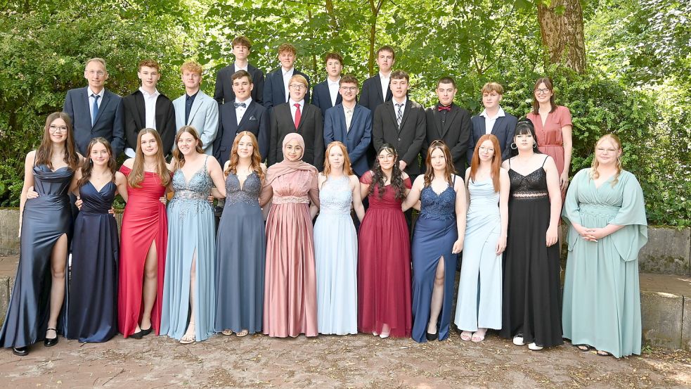 Die Schülerinnen und Schüler der Klasse 10a beim Abschlussbild. Foto: Weers