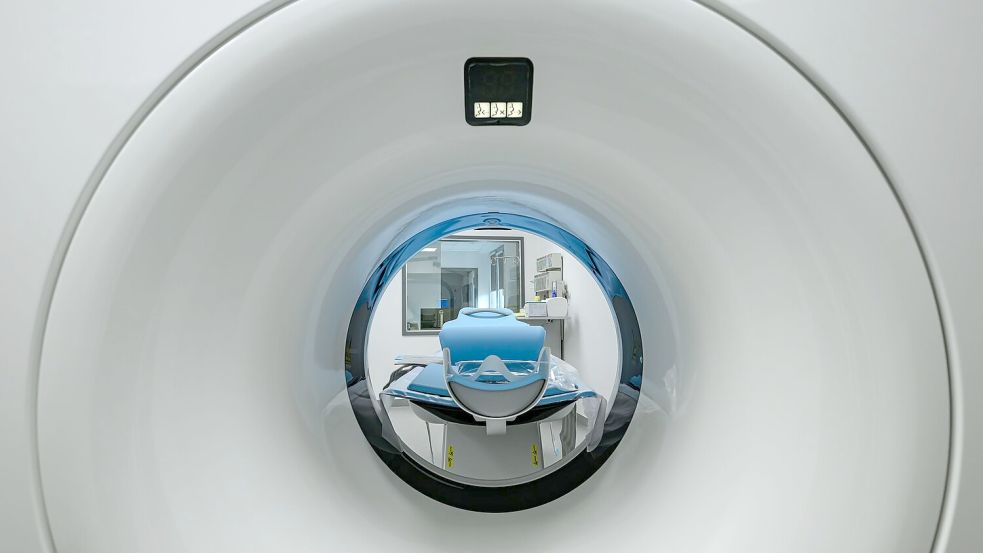 Magnetresonanztomographie (MRT) kann gerade bei Frauen mit sehr dichtem Brustgewebe eine sinnvolle Methode sein. (Archivbild) Foto: Patrick Pleul/dpa