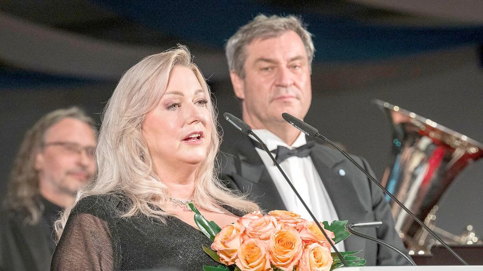 Aus Sicht von Katharina Wagner müssen die Gesellschaft wie der Freistaat Bayern auf Dauer mehr Geld geben. (Archivbild) Foto: Daniel Vogl/dpa