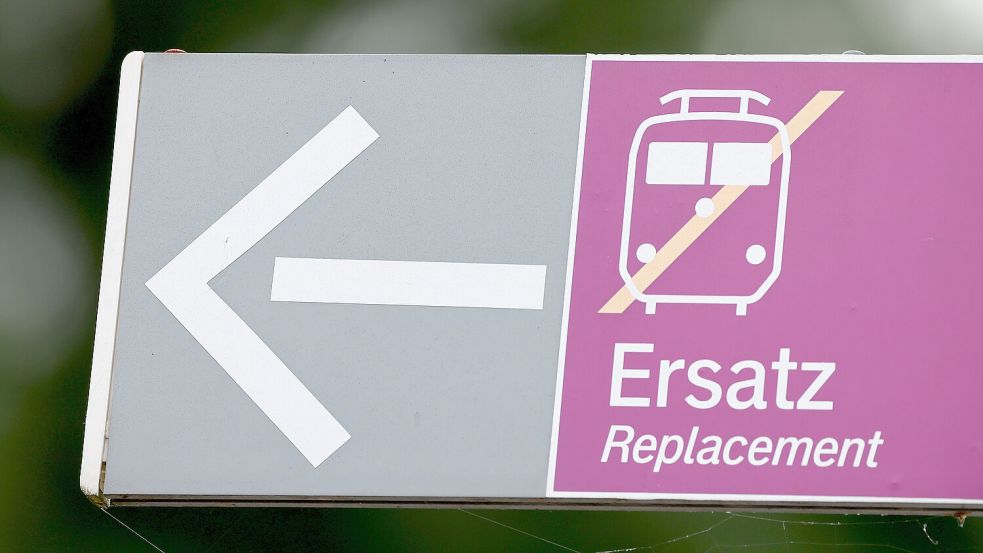 Bahnreisende müssen sich auf Einschränkungen im Regionalverkehr einstellen. Symbolfoto: Oliver Berg/dpa