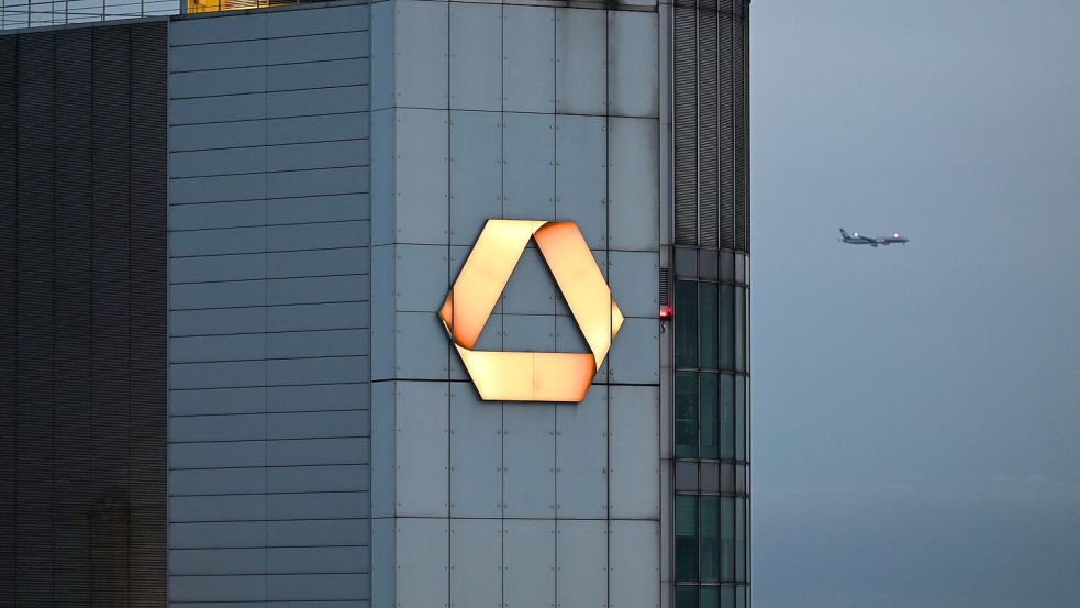Unicredit will die Commerzbank übernehmen. Doch Management und Regierung stellen sich quer. Foto: Arne Dedert/dpa