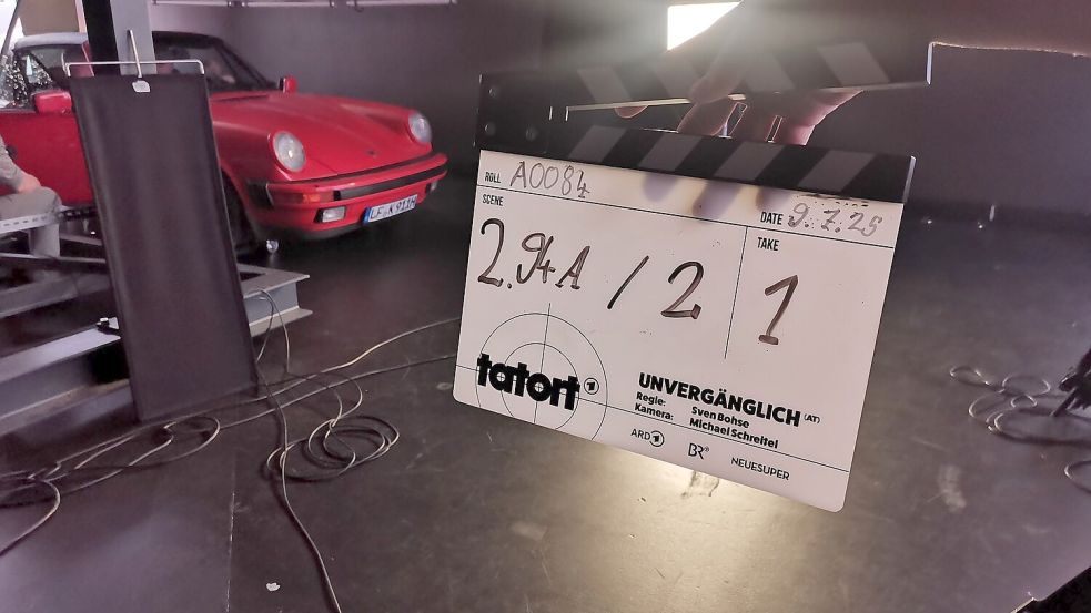 Leitmayrs roter Porsche kehrt zum Abschied zurück. Foto: BR/NEUESUPER GmbH/dpa