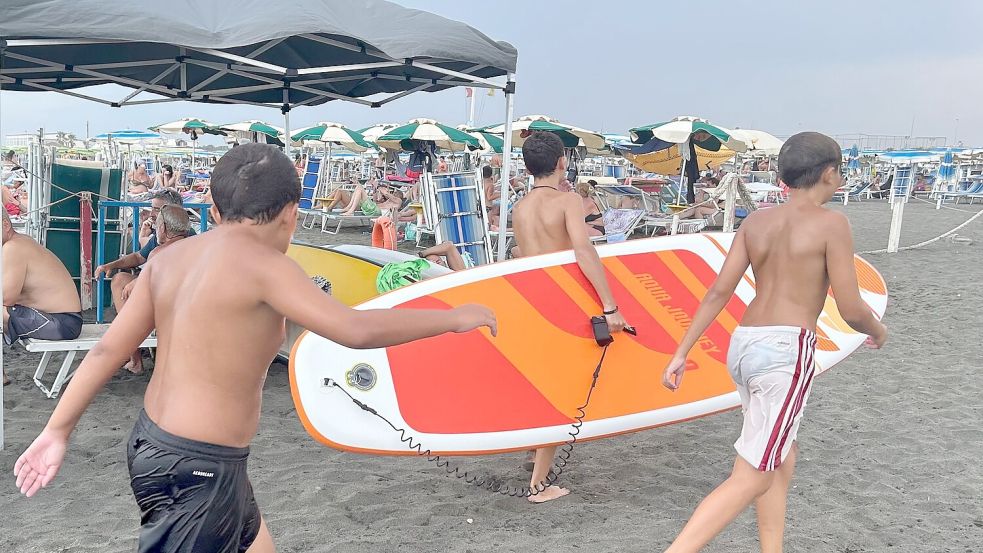 Beim Buddeln im Sand kommt ein 17-jähriger Junge an einem italienischen Strand ums Leben. (Foto: Archiv) Foto: Christoph Sator/dpa