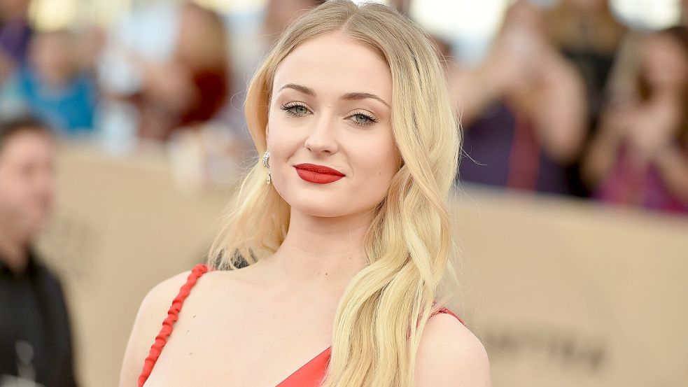 Sophie Turner hat am Set von „Game of Thrones“ viel gelernt. Foto: Jordan Strauss/AP/dpa