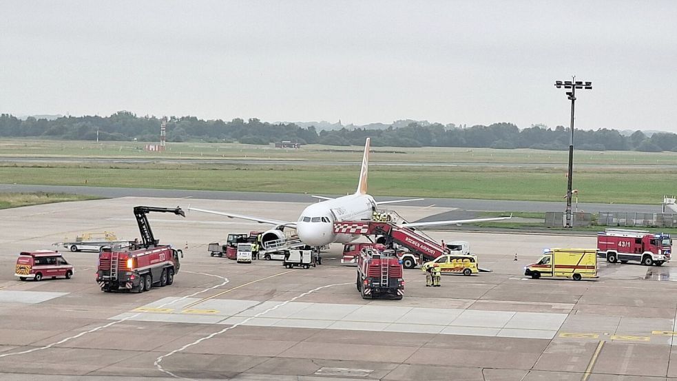 Kurz nach dem Start musste ein Flugzeug an den Flughafen Bremen zurückkehren. (Archivbild) Foto: Kai Moorschlatt/dpa