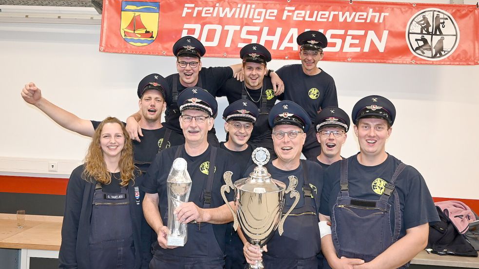 Die Wettkampfgruppe der Freiwilligen Feuerwehr Folmhusen befindet sich derzeit in bestechender Form. Auch beim Wettstreit in Potshausen errang man den ersten Platz und ließ die Konkurrenz wiederholt hinter sich. Foto: Holger Weers