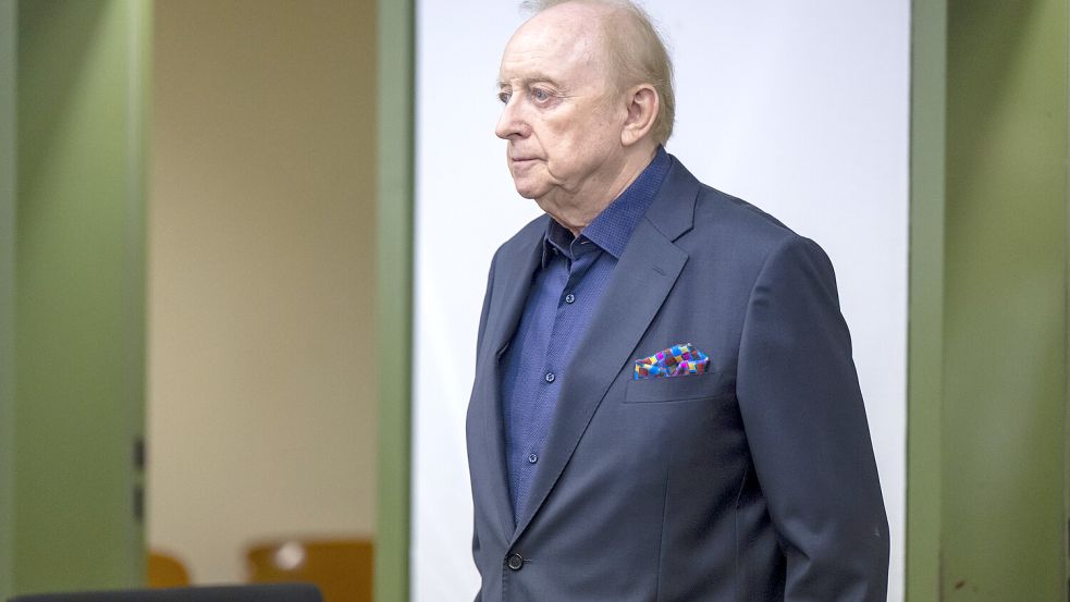 Der einstige Star-Koch Alfons Schuhbeck muss sich erneut vor Gericht verantworten. Foto: dpa/Peter Kneffel