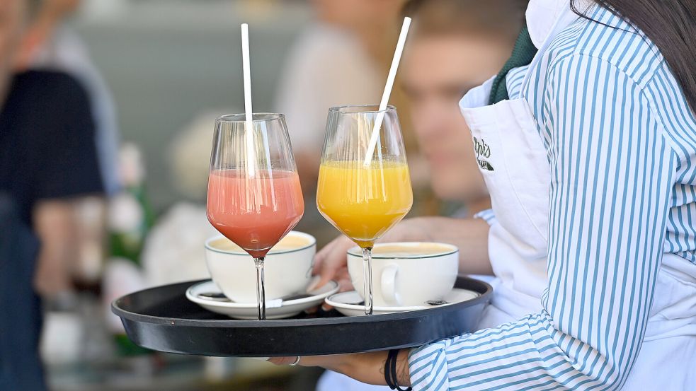 Die Gastronomie gehört zu den Branchen, in denen besonders häufig Mindestlohn gezahlt wird. Foto: Imago images/Sven Simon