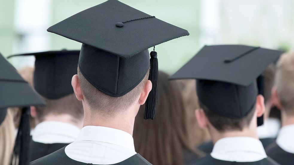 Die höchste Bachelorabschlussquote gibt es nach acht Semestern bei den Rechts-, Wirtschafts- und Sozialwissenschaften, die niedrigste bei den Geisteswissenschaften. (Archivbild) Foto: Silas Stein/dpa