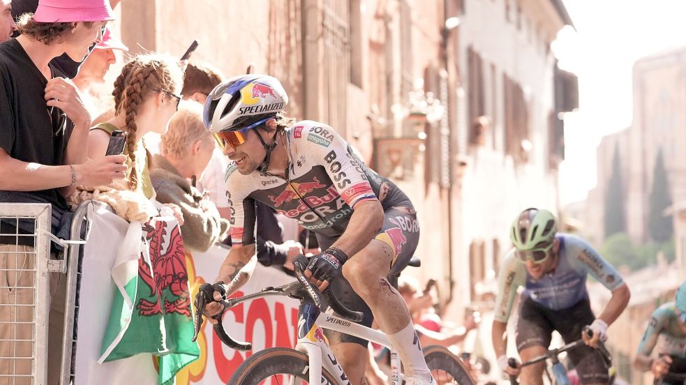 Red-Bull-Kapitän Primoz Roglic Foto: Massimo Paolone/undefined/LaPresse/AP/dpa
