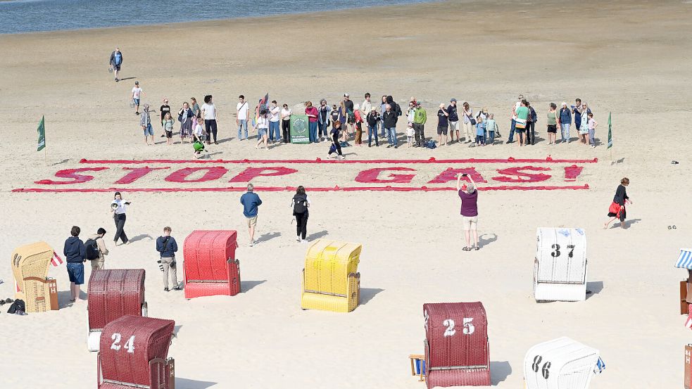 Am Dienstvormittag startete Fridays For Future ihren zweiten Protest auf Borkum. Foto: Lars Penning/dpa