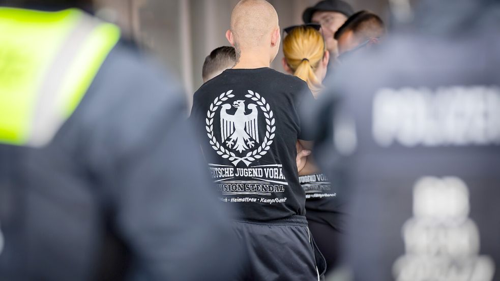 In ganz Deutschland, hier eine Aufnahme aus Falkensee in Brandenburg, versuchen rechte Jugendgruppen zunehmend, Veranstaltungen wie den CSD zu stören. Auch in Ostfriesland gibt es dafür erste Anzeichen. DPA-Symbolfoto: Christoph Soeder
