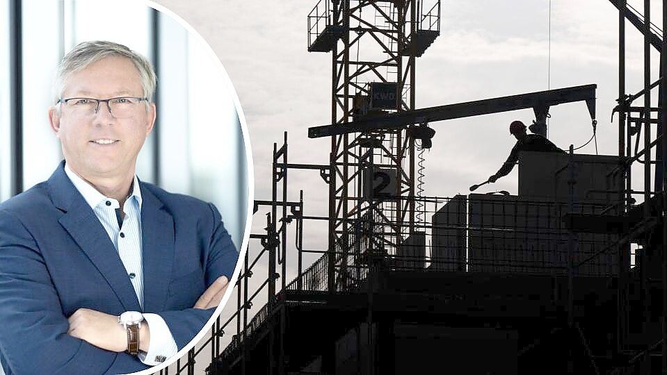 ISO, KPI, CSRD – ehe der erste Stein gesetzt wird, müssen sich Baufirmen heute durch einen Dschungel aus Vorschriften und Berichtspflichten schlagen. Zech-Vorstand Olaf Demuth kann davon ein Lied singen. Foto: Zech Group SE/Monika Skolimowska/dpa