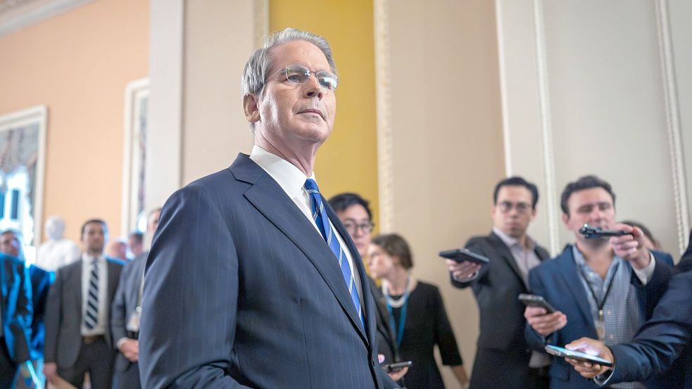 US-Finanzminister Scott Bessent trifft sich nächste Woche mit seinem chinesischen Amtskollegen in Stockholm. (Archivbild) Foto: J. Scott Applewhite/AP/dpa