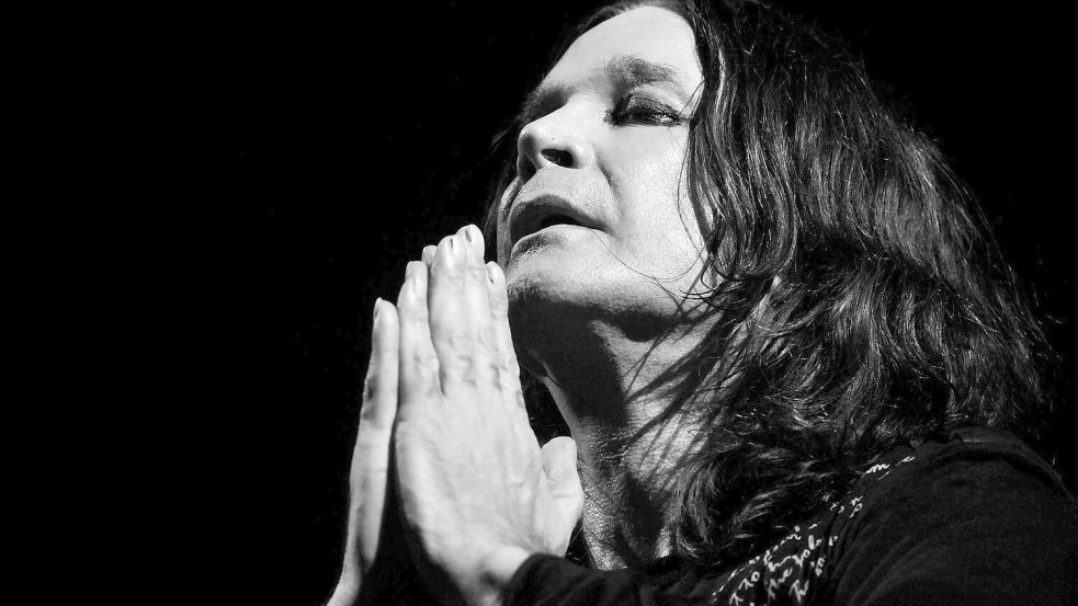 Erst vor wenigen Wochen stand er mit Black Sabbath ein letztes Mal auf der Bühne. Nun ist Ozzy Osbourne gestorben. (Foto von 2010) Foto: Roni Rekomaa/Lehtikuva/dpa