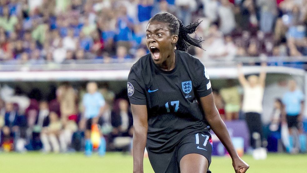 Rettete England mit ihrem Tor in die Verlängerung: Michelle Agyemang. Foto: Jean-Christophe Bott/KEYSTONE/dpa