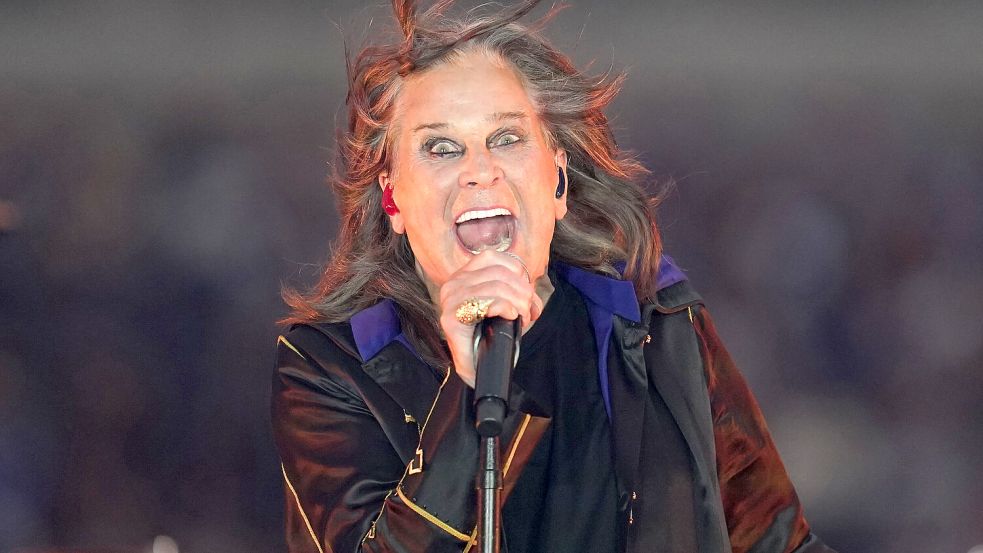 Ozzy Osbourne schrieb mit Black Sabbath Musikgeschichte. Jetzt ist er mit 76 Jahren gestorben. Foto: dpa/AP/Ashley Landis