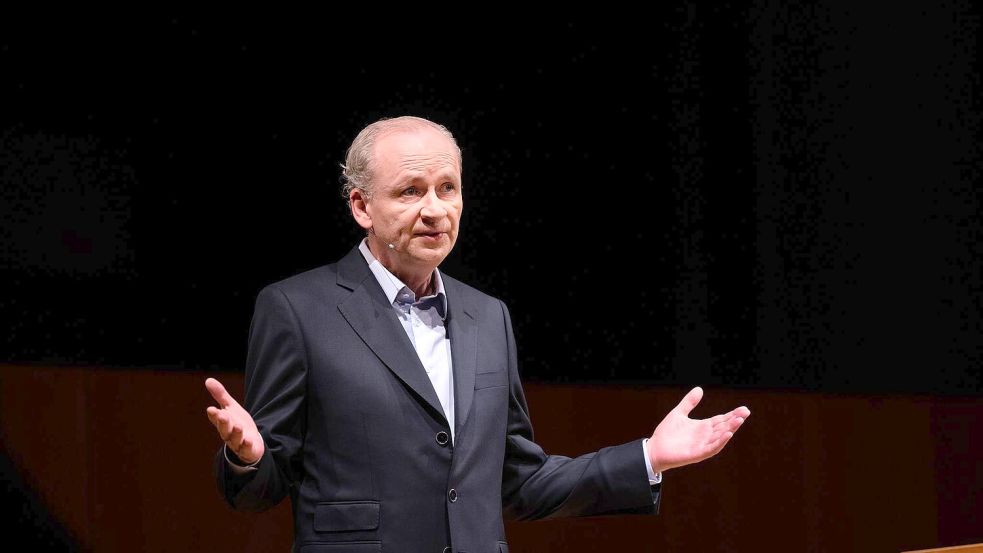 Am 27. August erscheinen mit „Der stille Freund“ neue Erzählungen des Bestsellerautors Ferdinand von Schirach. (Archivbild) Foto: Rolf Vennenbernd/dpa