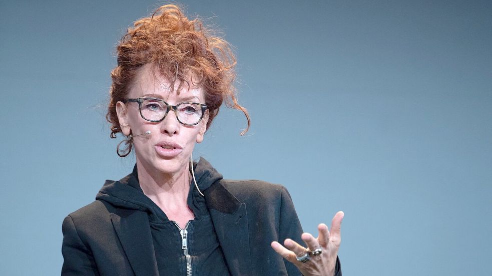 Am 9. Oktober kommt Sibylle Bergs neuer Roman „PNR: La Bella Vita“ heraus, der zur Abwechslung keine Dystopie beinhaltet - sondern eine positive Zukunftsvision. (Archivbild) Foto: Soeren Stache/dpa