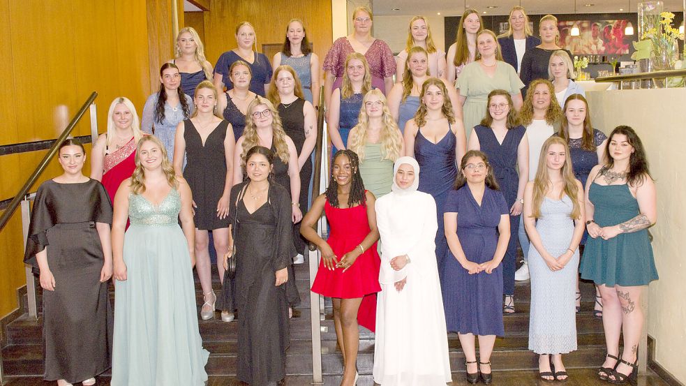Die Medizinischen Fachangestellten absolvierten den schulischen Teil ihrer Ausbildung in Emden. Foto: privat