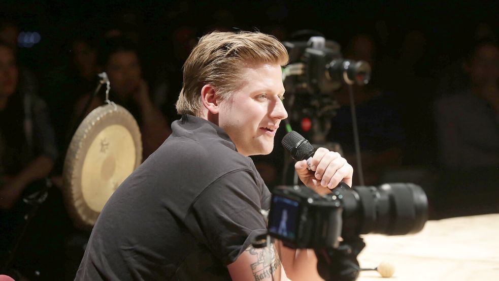 Satiriker Sebastian Hotz („El Hotzo“) muss sich wegen eines Trump-Posts vor Gericht verantworten. Foto: IMAGO/Cord