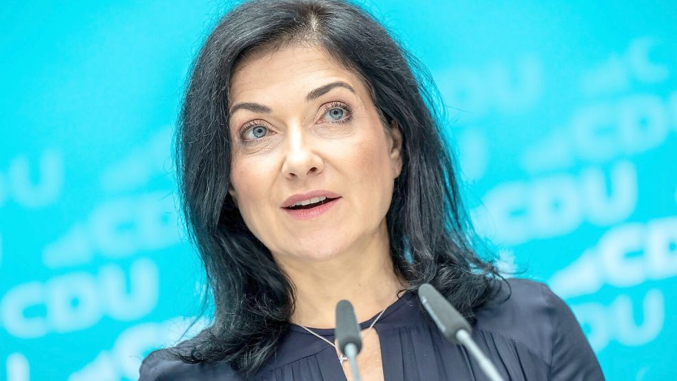 Die Lebensarbeitszeit muss steigen, sagt Wirtschaftsministerin Katherina Reiche. (Archivbild) Foto: Michael Kappeler/dpa