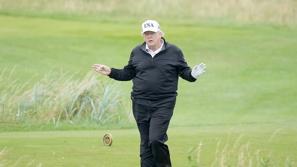 Trump trifft sich am Nachmittag mit EU-Kommissionspräsidentin Ursuala von der Leyen. Foto: Alastair Grant/AP/dpa