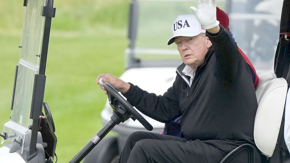 Die Chancen auf einen Deal beziffert Trump auf 50:50- Foto: Alastair Grant/AP/dpa