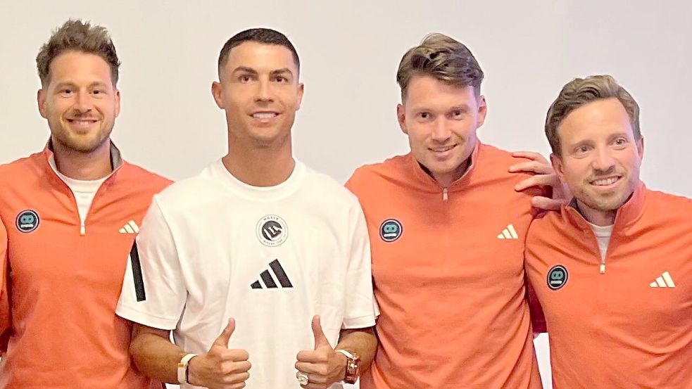 Henning Rießelmann (Zweiter von rechts) organisiert mit seiner Firma Onside das Trainingslager für den Ronaldo-Klub Al-Nassr. Foto: Privat