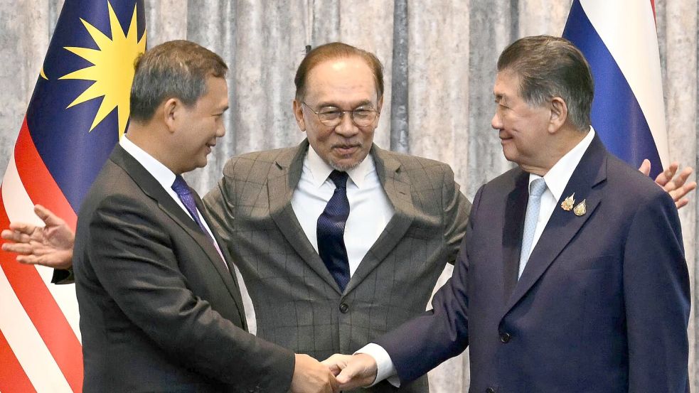 Die Waffenruhe wurde bei einem Treffen in Malaysia vereinbart. Foto: Mohd Rasfan/Pool AFP via AP/dpa