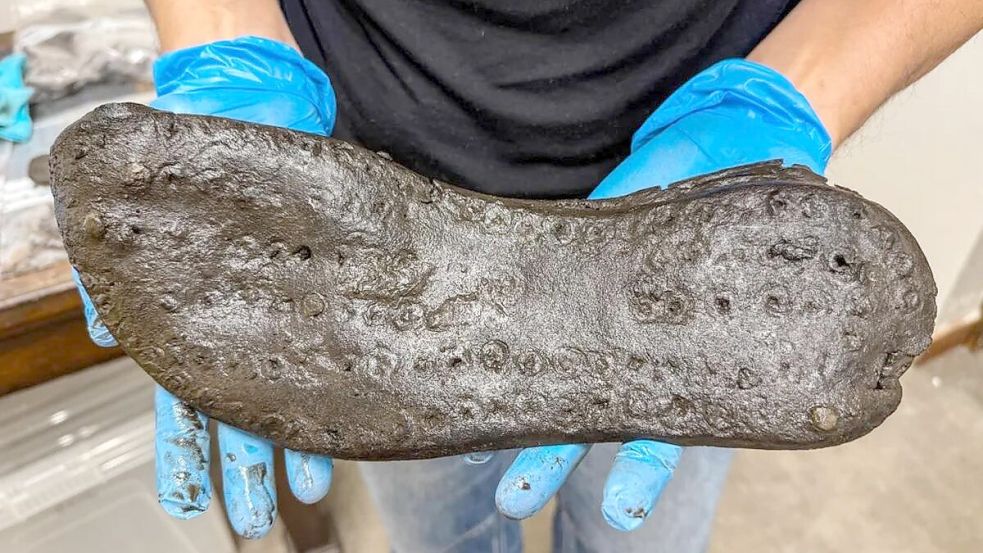Dieser Römerschuh in Größe 49 wurde ausgegraben. Foto: The Vindolanda Trust