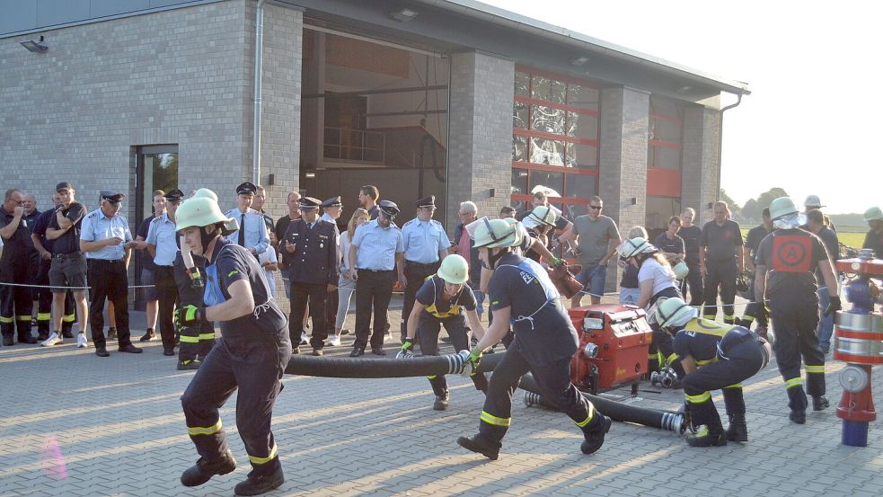 Spannende Wettkämpfe lieferten sich die Feuerwehren beim Schnelligkeitswettkampf 2024 in Holterfehn. Foto: Holger Weers/Archiv