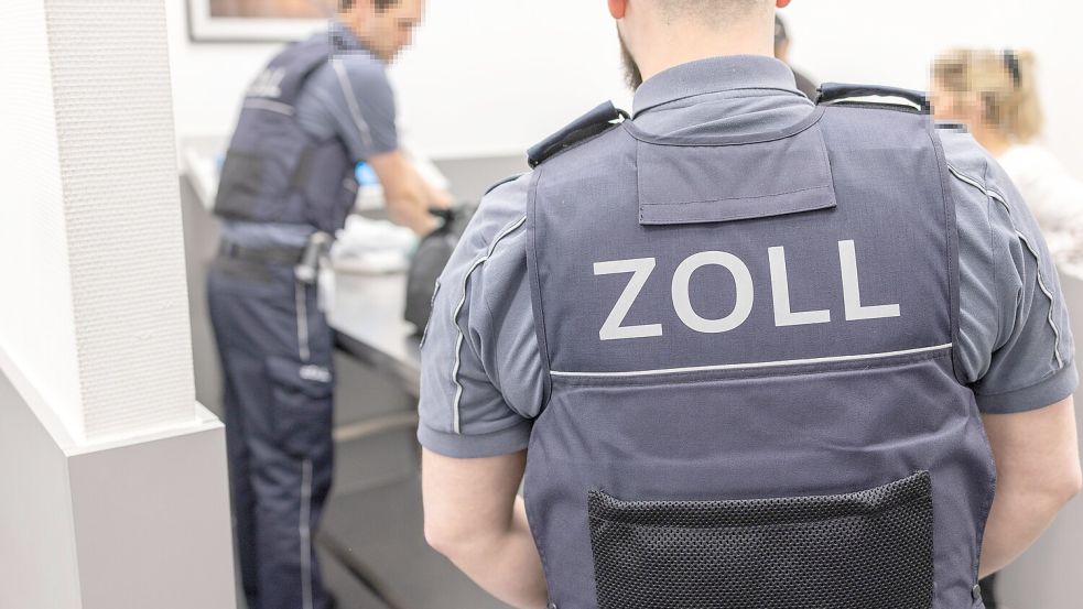 Einige Souvenirs scheinen auf den ersten Blick harmlos. Doch beim Zoll können gerade diese schnell zu Ärger führen. Foto: André Havergo