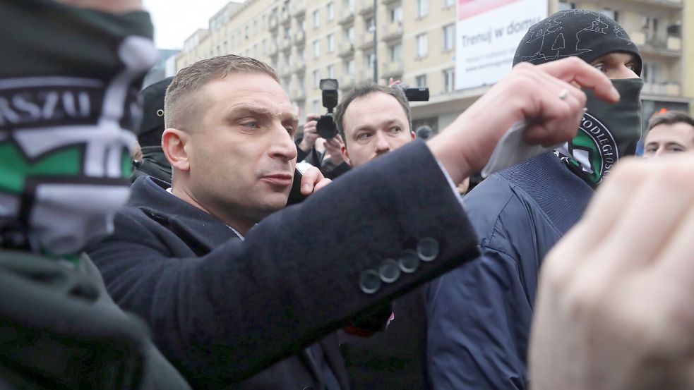 Ein „patriotischer Marsch“ mit anti-deutschem Motto am kommenden Freitag, 1. August, in Warschau, könnte zeigen, wie groß der Anhang des Nationalisten mittlerweile ist. Foto: DPA/Tomasz Gzell