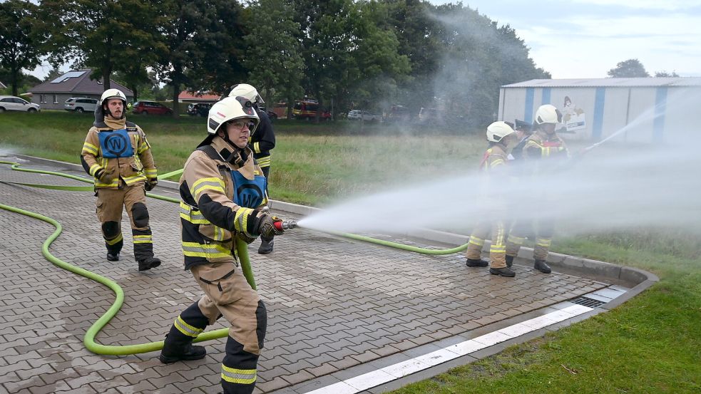 Zehn Gruppen der Freiwilligen Feuerwehren haben sich in Holterfehn gemessen. Foto: Holger Weers