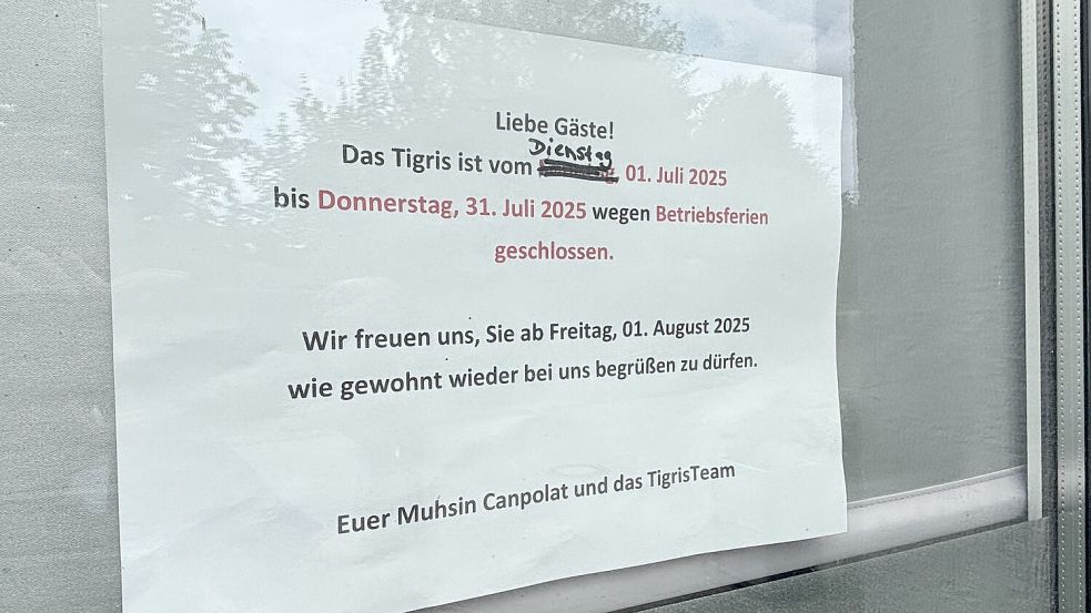Auf dem Zettel an der Tür steht noch, dass nach den Betriebsferien wieder geöffnet werden soll. Doch daraus wird nichts mehr.